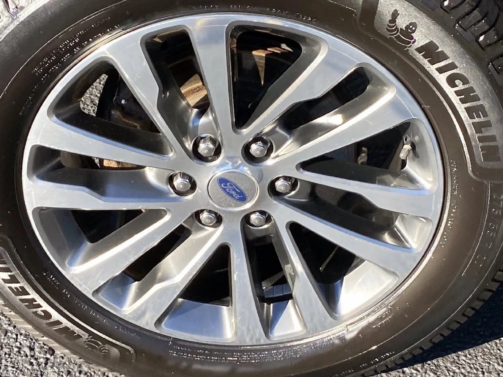 Used 2018 Shadow Black Ford Limited image 29
