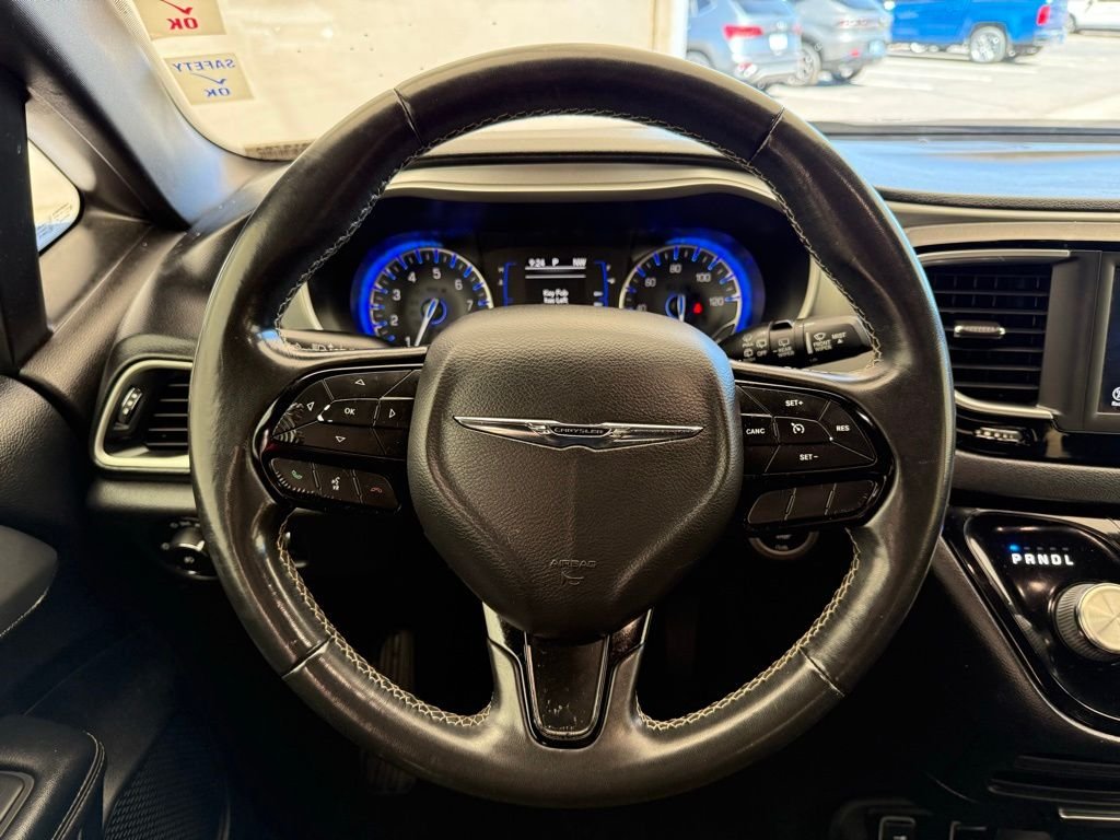 Used 2020 Brilliant Black Crystal Pearlcoat Chrysler Touring image 25