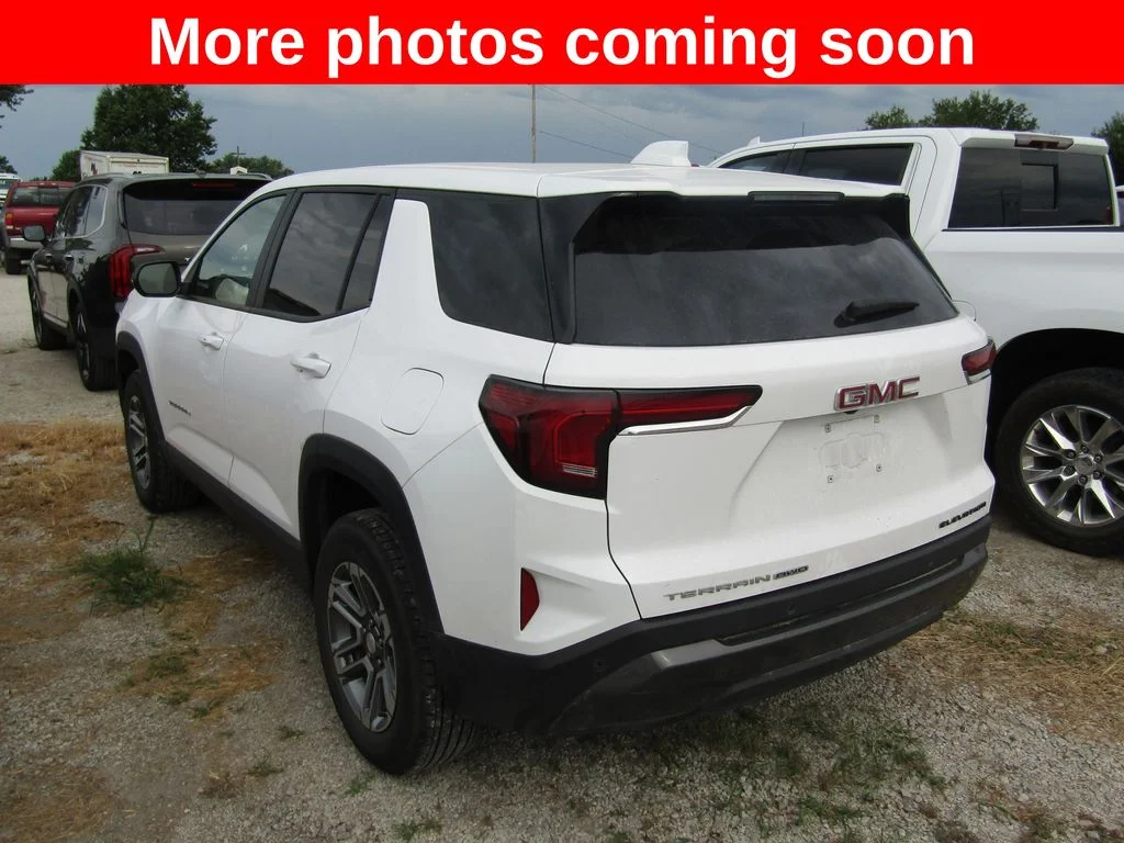 Used 2025 White GMC Elevation image 3