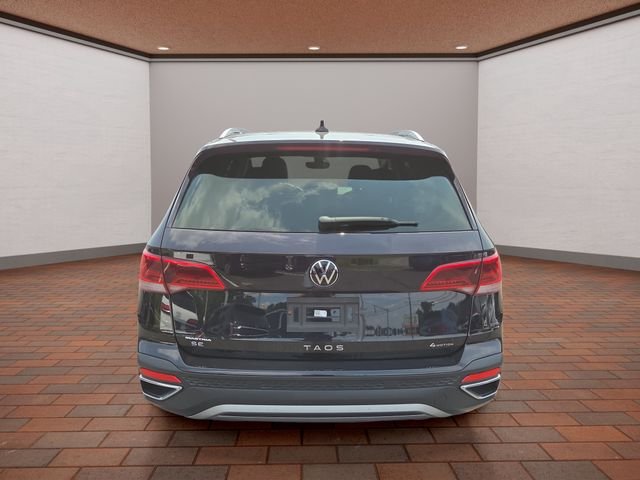 Used 2022 Deep Black Pearl Volkswagen 1.5T SE image 28