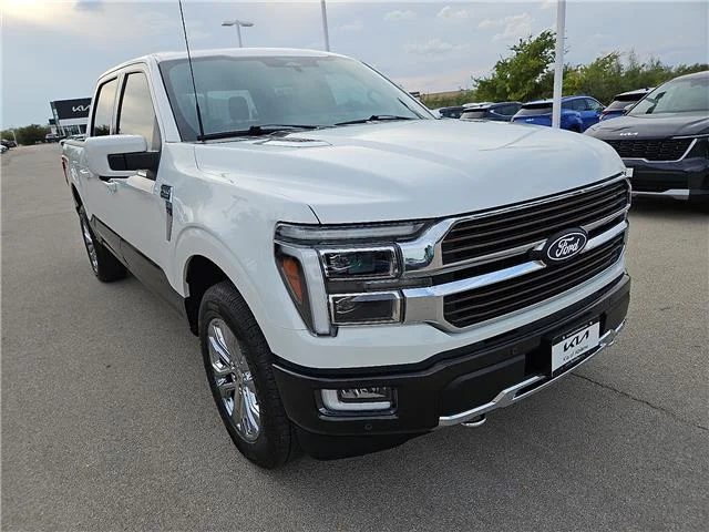 Used 2024 White Ford King Ranch 4x4 SuperCrew Cab 5.5 ft. box 145 in. W image 5