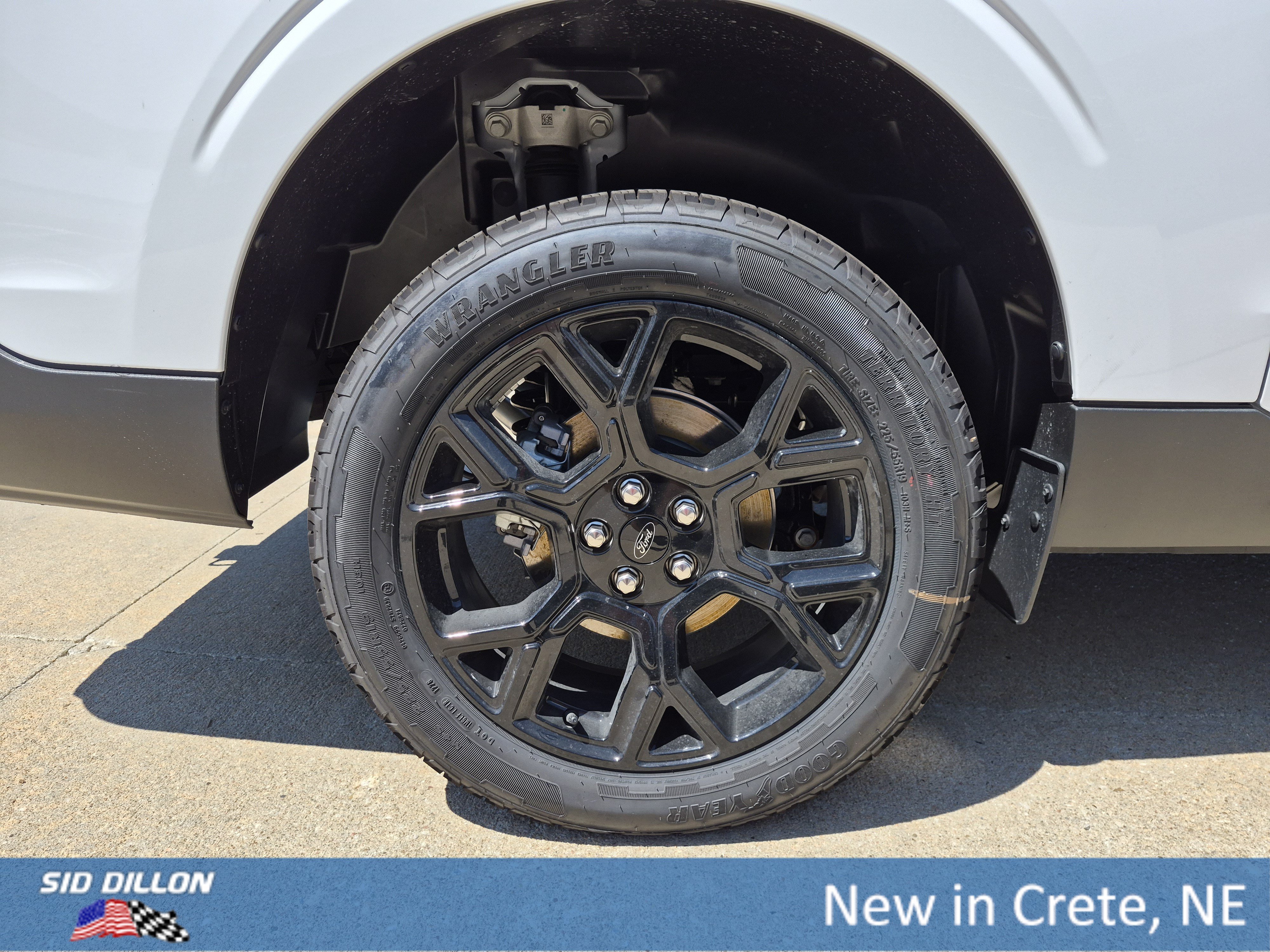 New 2026 Oxford White Ford XLT image 9