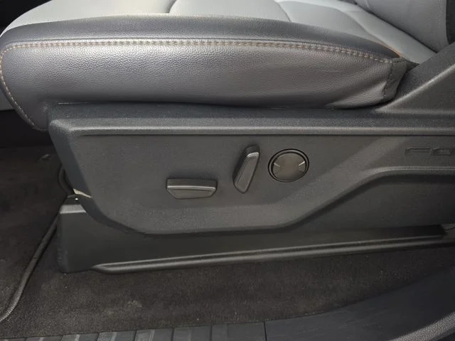 Certified Used 2025  Ford Lariat image 26