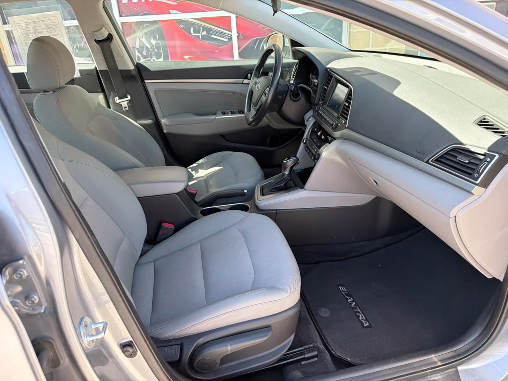 Used 2017 Gray Hyundai SE image 20