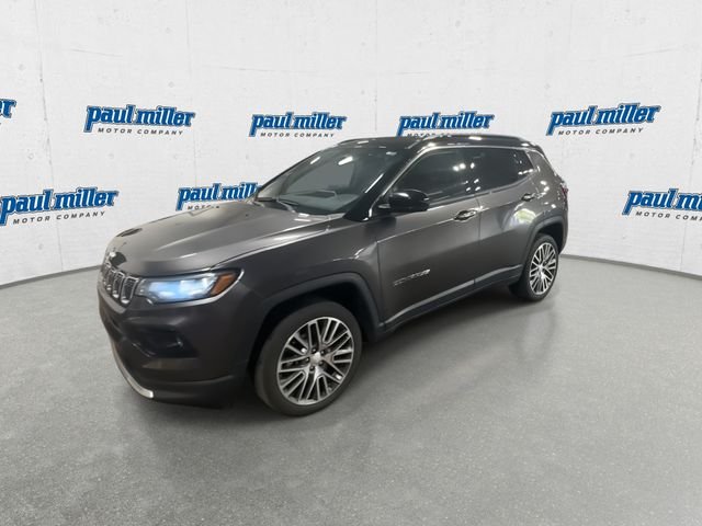 Used 2023 Gray Jeep Limited image 4