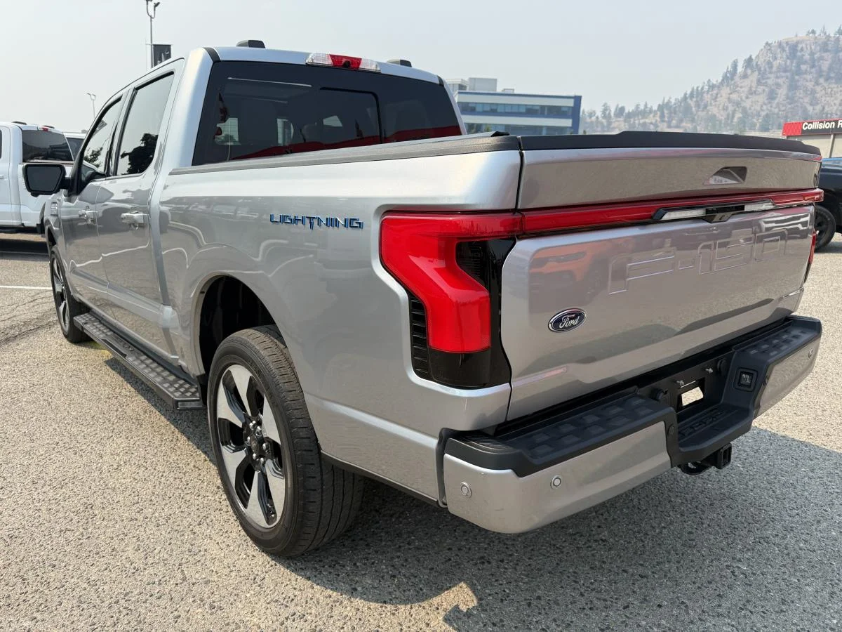 Used 2023 Grey Ford PRO image 4