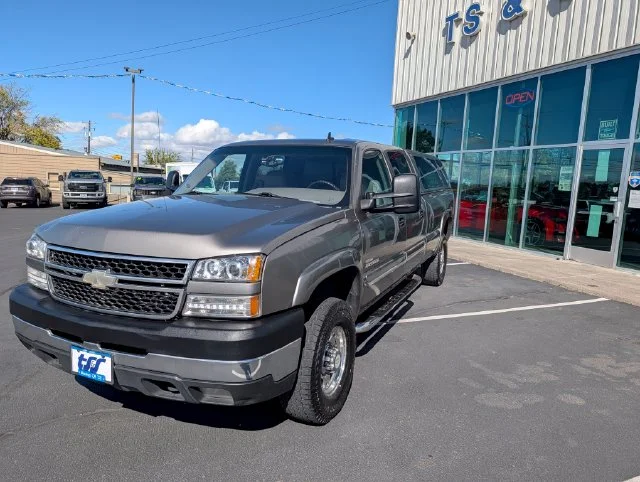 Used 2006 Gray Chevrolet LT image 7