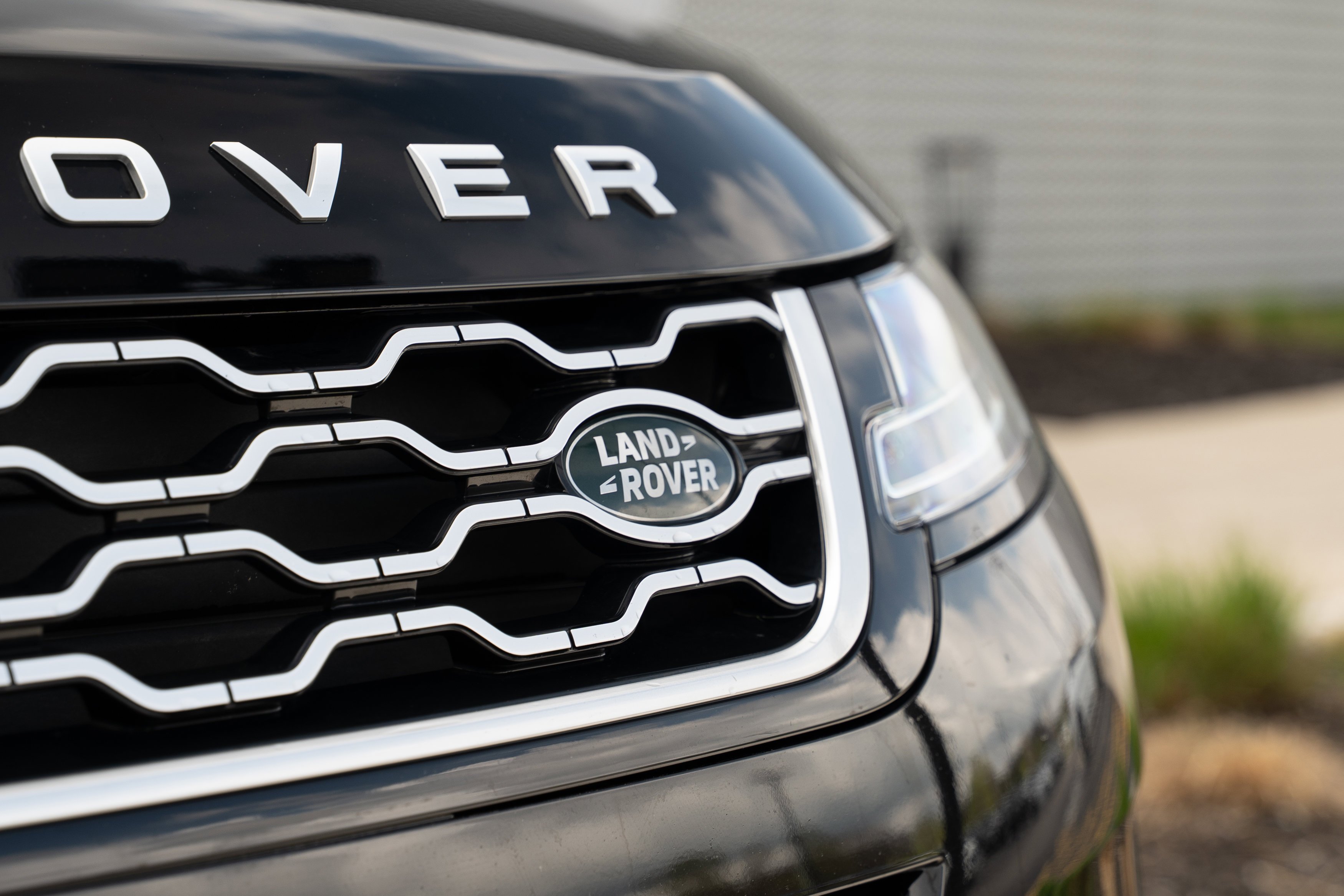 Used 2020 Santorini Black Metallic Land Rover S image 36