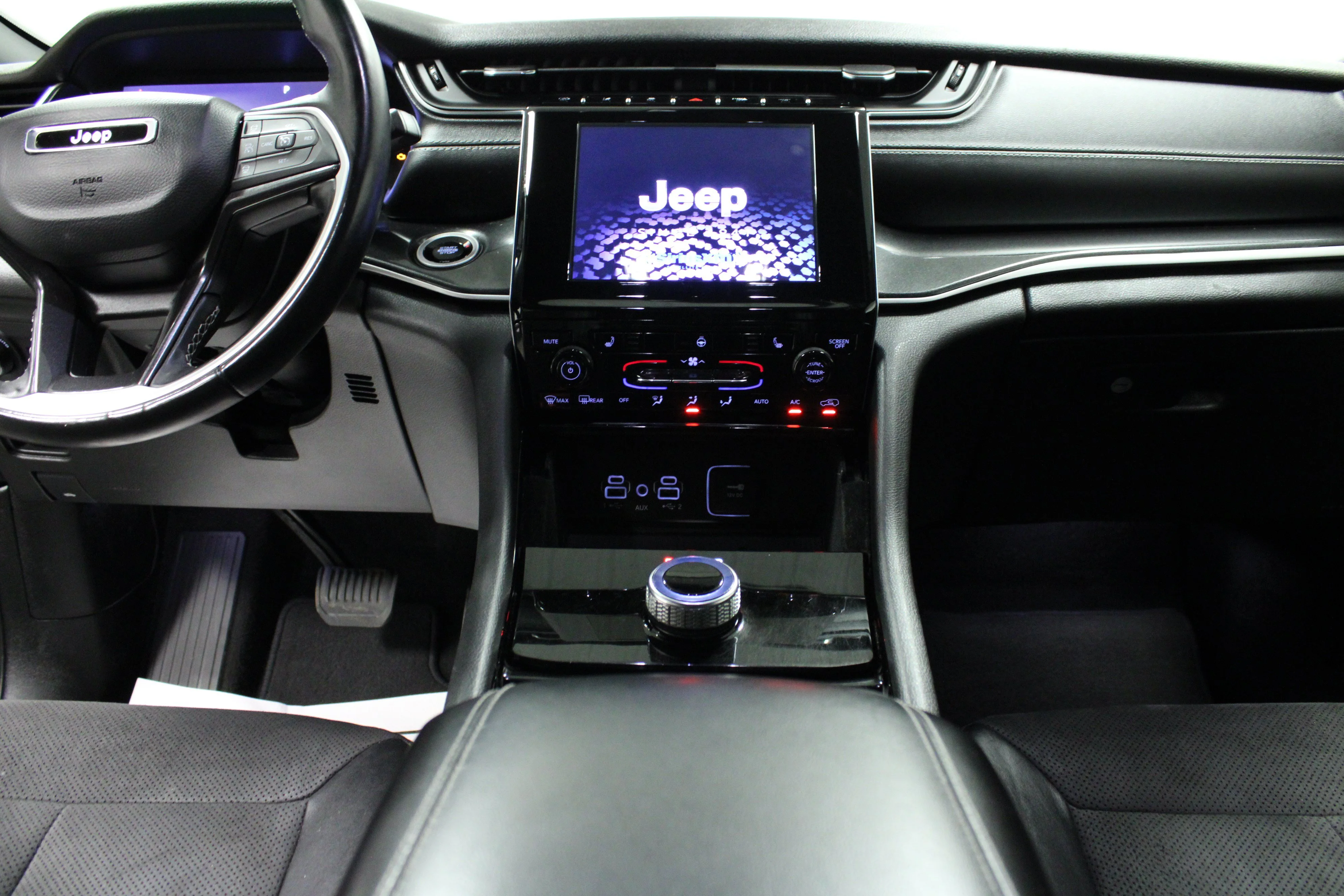 Used 2022 Baltic Gray Metallic Clearcoat Jeep Altitude image 19