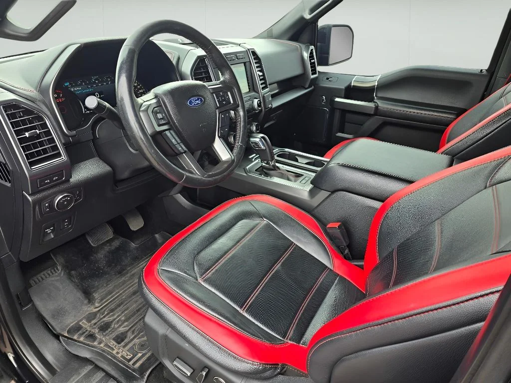 Used 2018 SHADOW BLACK Ford LARIAT image 22