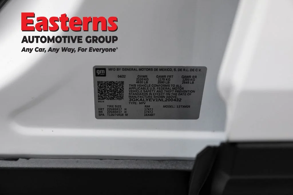 Used 2022 White GMC AT4 image 38