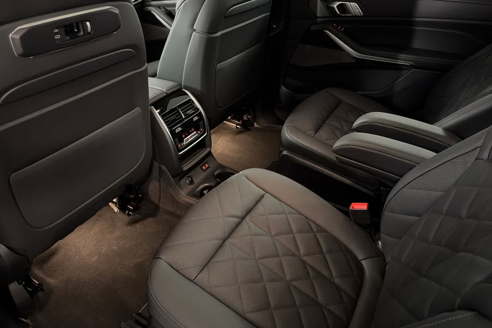 New 2027 Black Sapphire Metallic BMW xDrive40i image 4