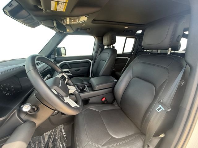 Used 2023 White Land Rover S image 10