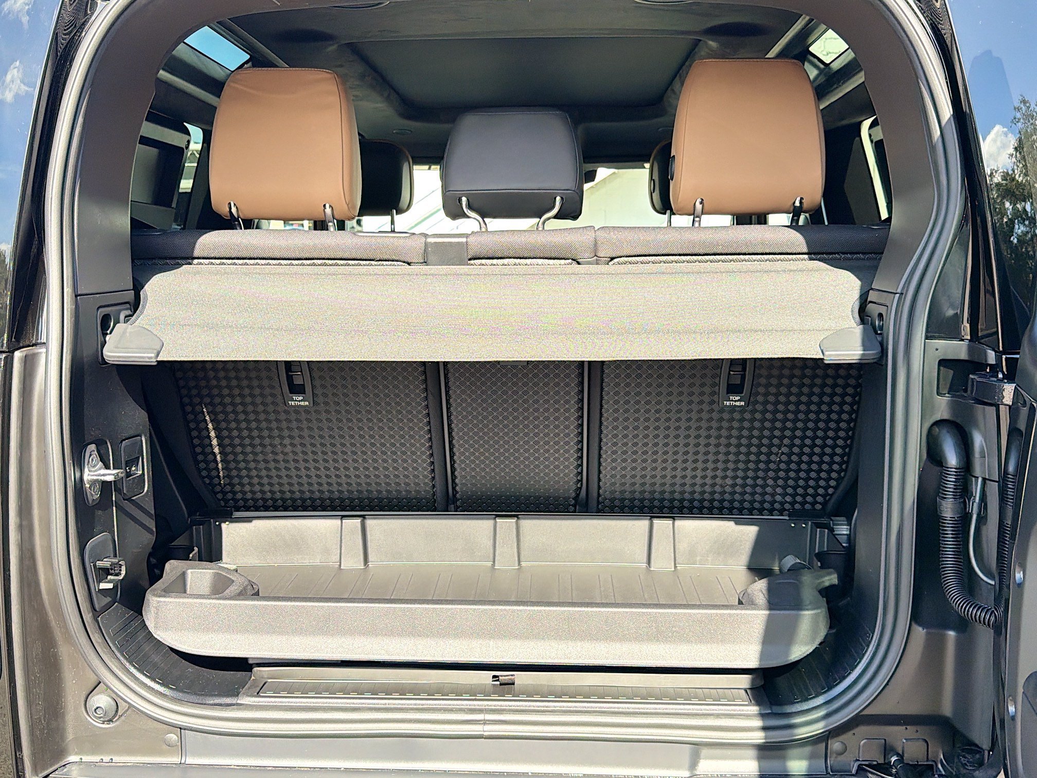 New 2026 Carpathian Grey LAND ROVER V8 image 11