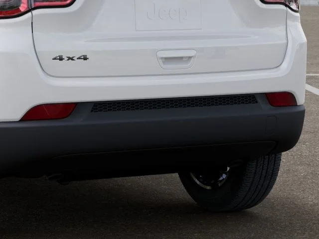 New 2026 Bright White Clear-Coat Exterior Paint Jeep Latitude image 14