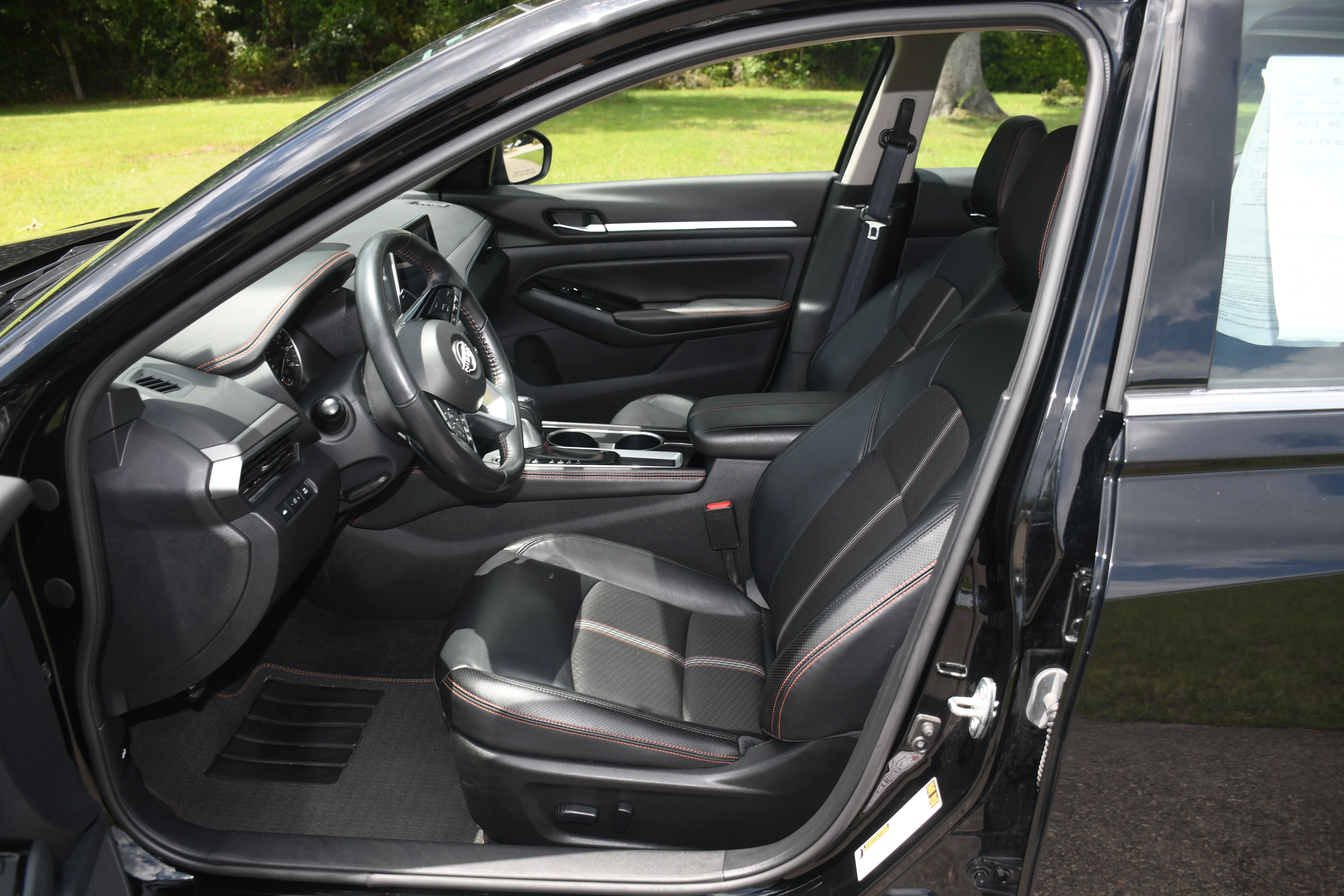 Used 2024 Black Nissan 2.5 SR image 6