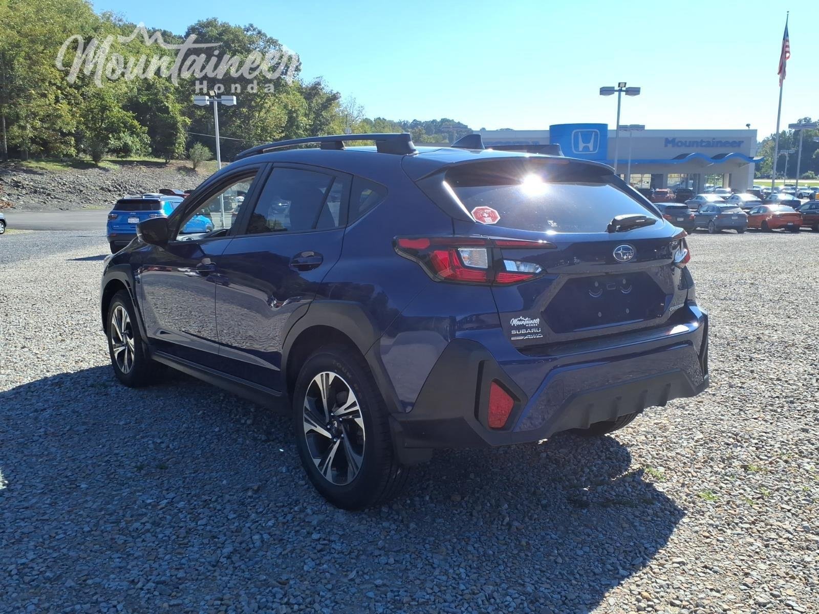 Used 2025 Sapphire Blue Pearl Subaru Premium image 7