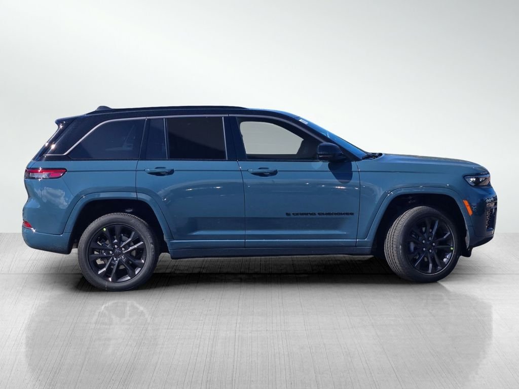 New 2026 Steel Blue Exterior Paint Jeep Limited Reserve image 3