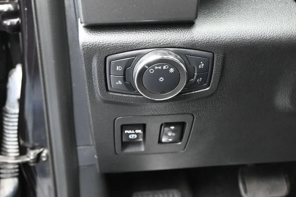 Used 2020 Black Ford XL image 16