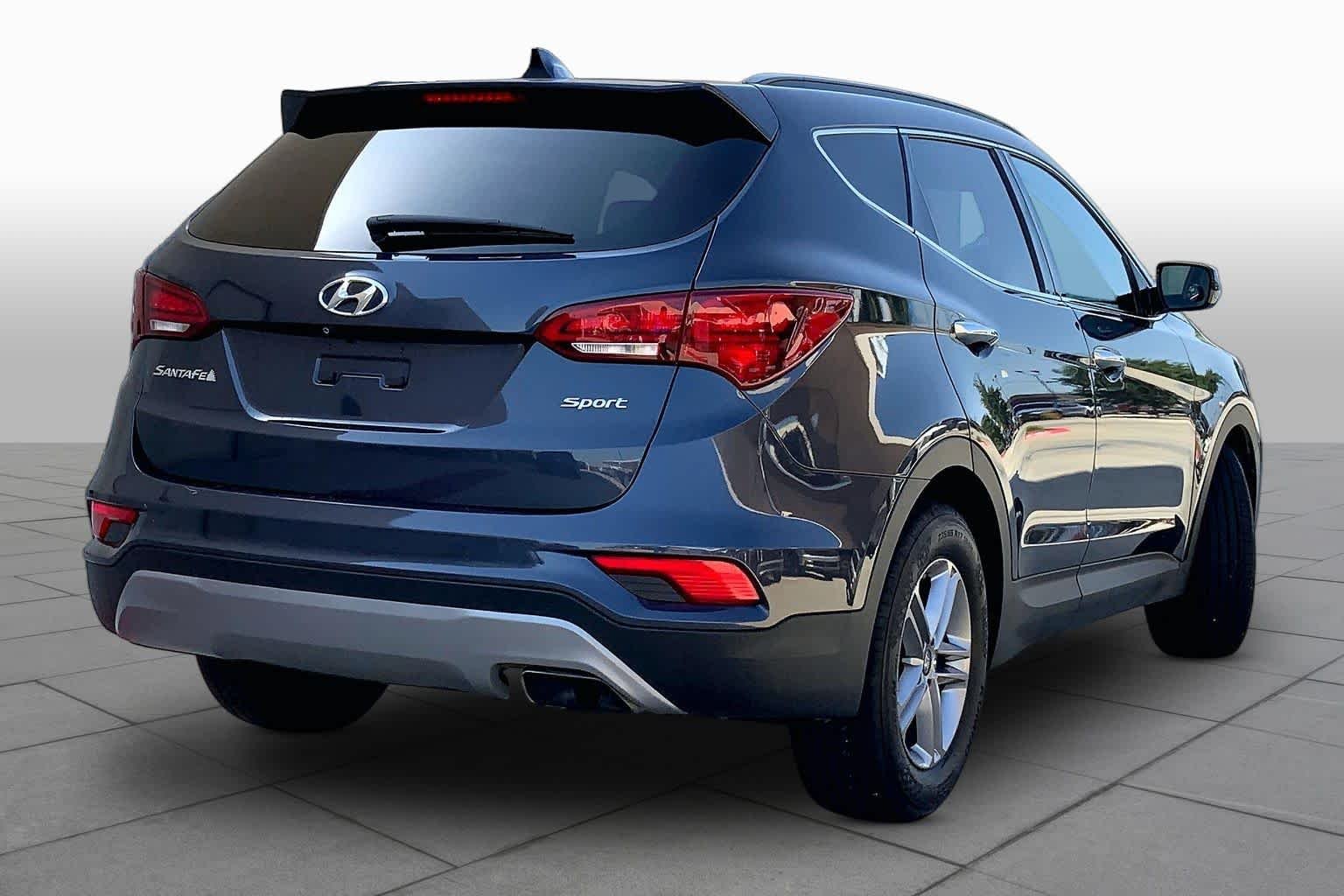 Used 2017 Marlin Blue Hyundai 2.4L image 13
