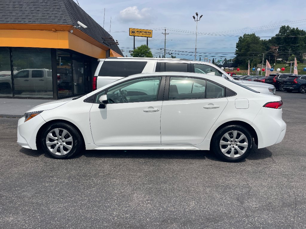 Used 2024 Ice Cap Toyota LE image 4