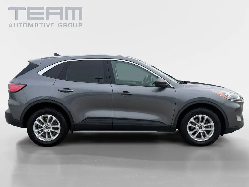 Used 2022 Gray Ford SE image 8