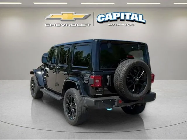 Used 2022 Black Jeep Unlimited Sahara 4x4 image 3