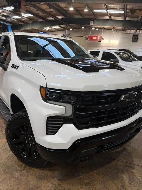 Used 2026 White Chevrolet LT Trail Boss image 3