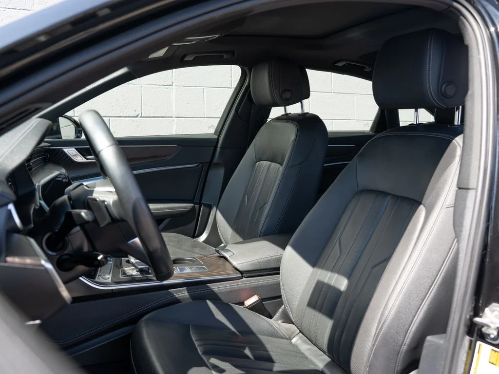 Used 2019 Black Audi 3.0T Prestige image 5