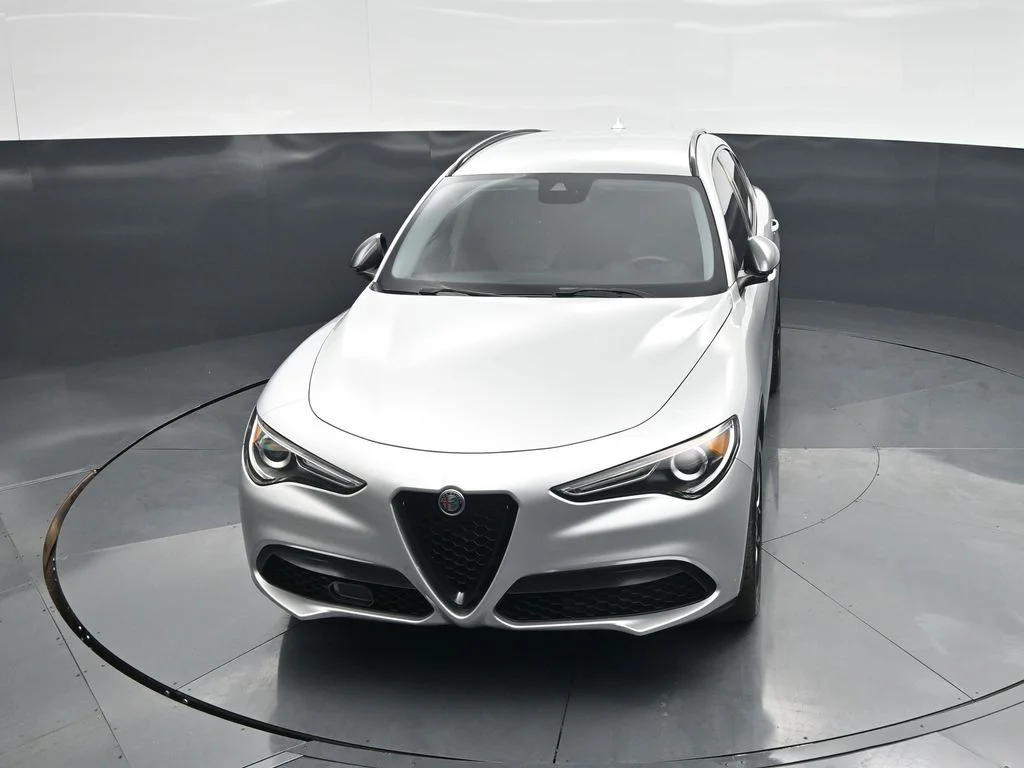 Used 2020 Gray Alfa Romeo Base image 34