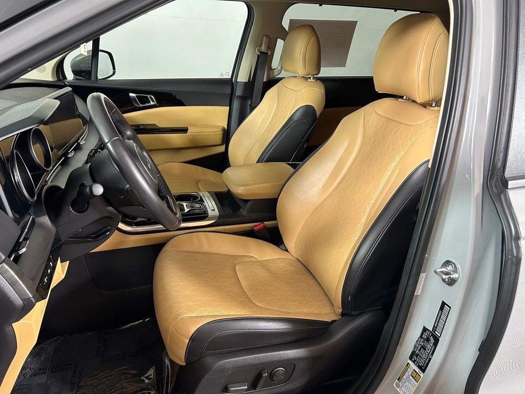 Used 2024 White Kia EX image 11
