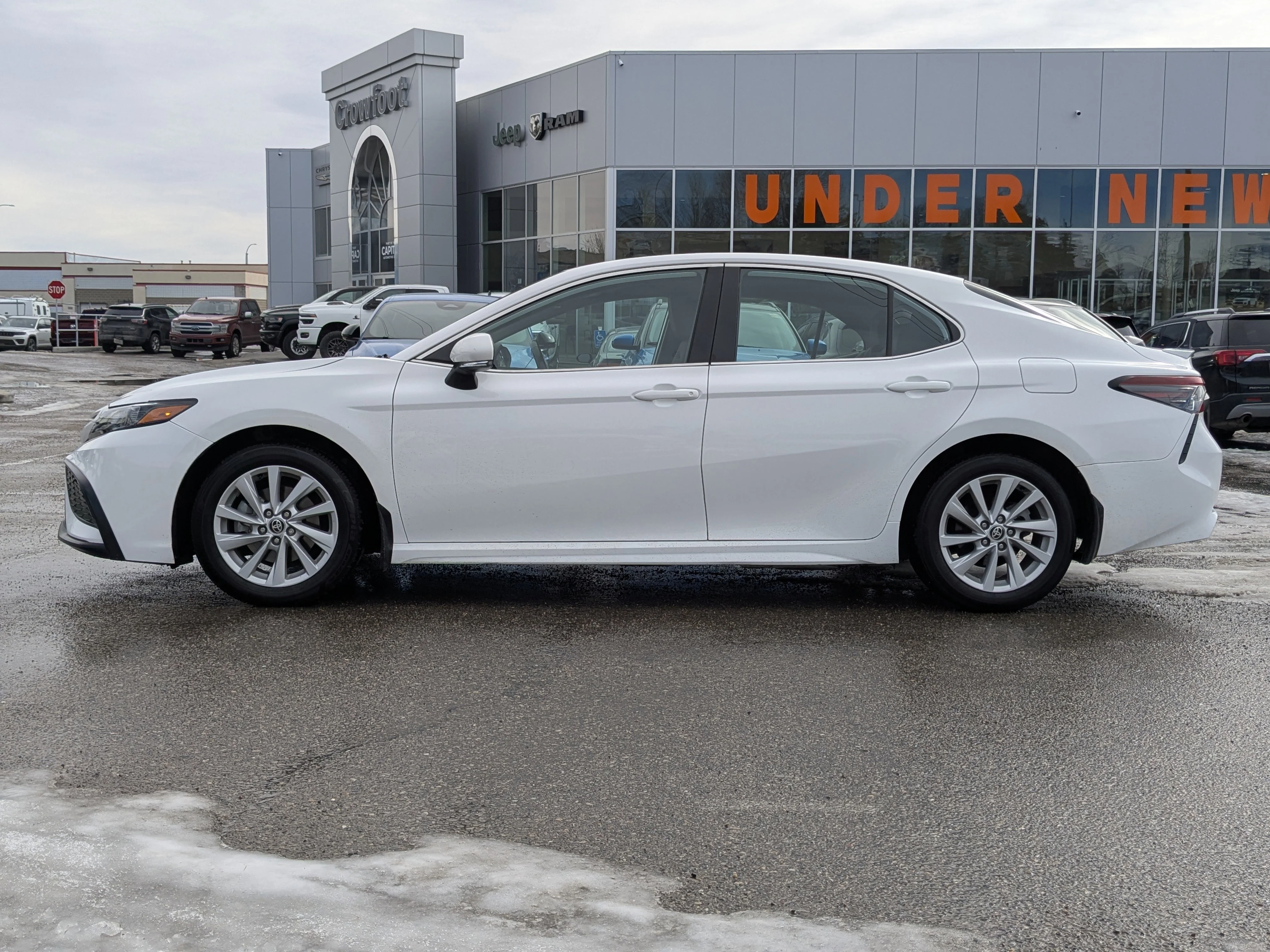 Used 2024 White Toyota SE - Toyota Safety Sense - Heated Seats & More image 5