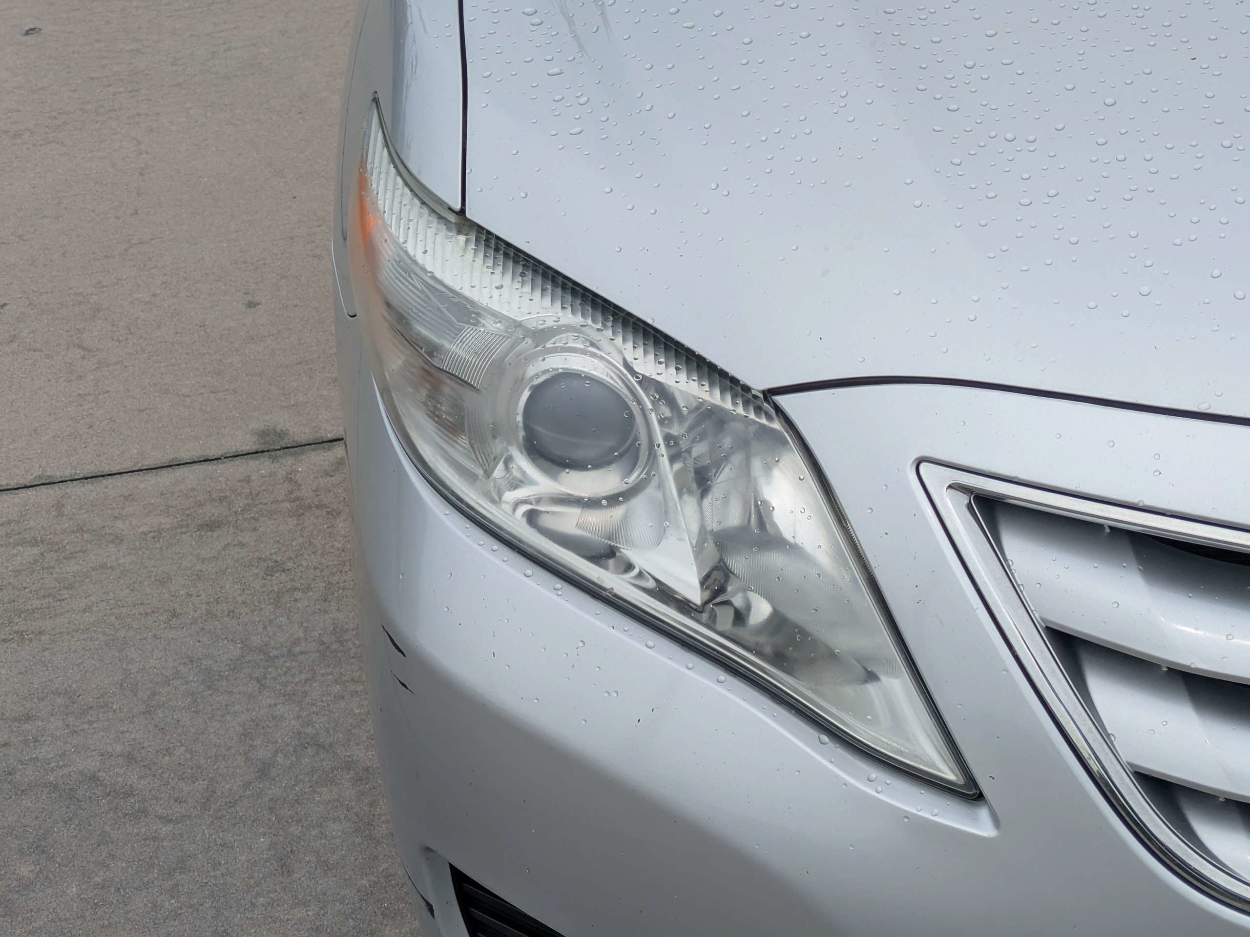 2010 Toyota Camry LE - Photo 7