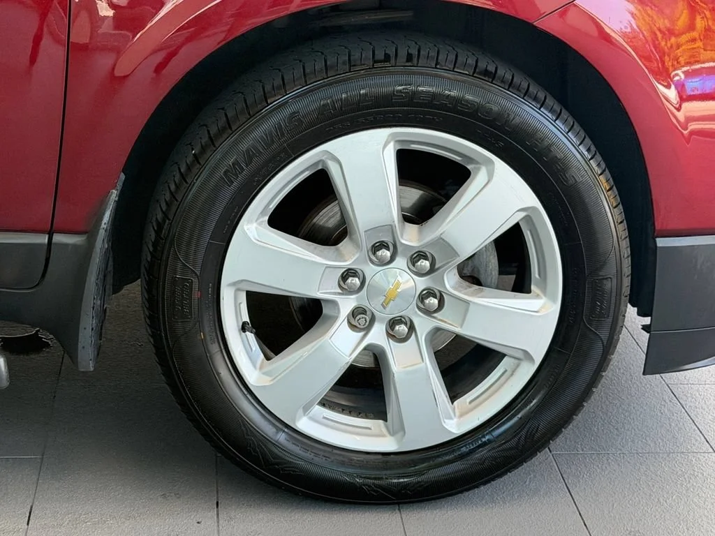 Used 2017 SIREN RED TINTCOAT Chevrolet LT image 9