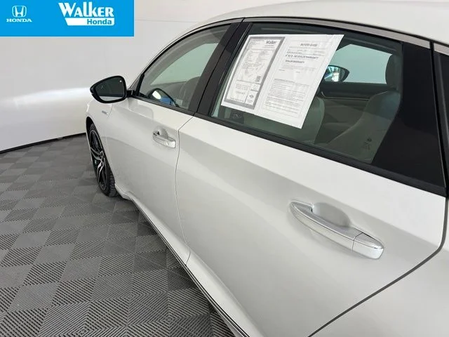 Used 2022 White Honda Touring image 11