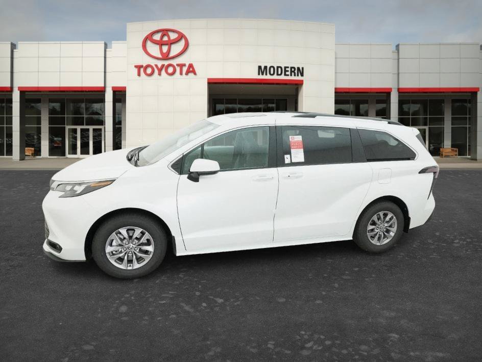 New 2026 Wind Chill Pearl Toyota XLE image 5