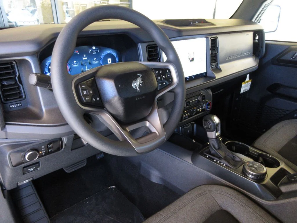 2025 Ford Bronco 4-Door Base - Photo 13