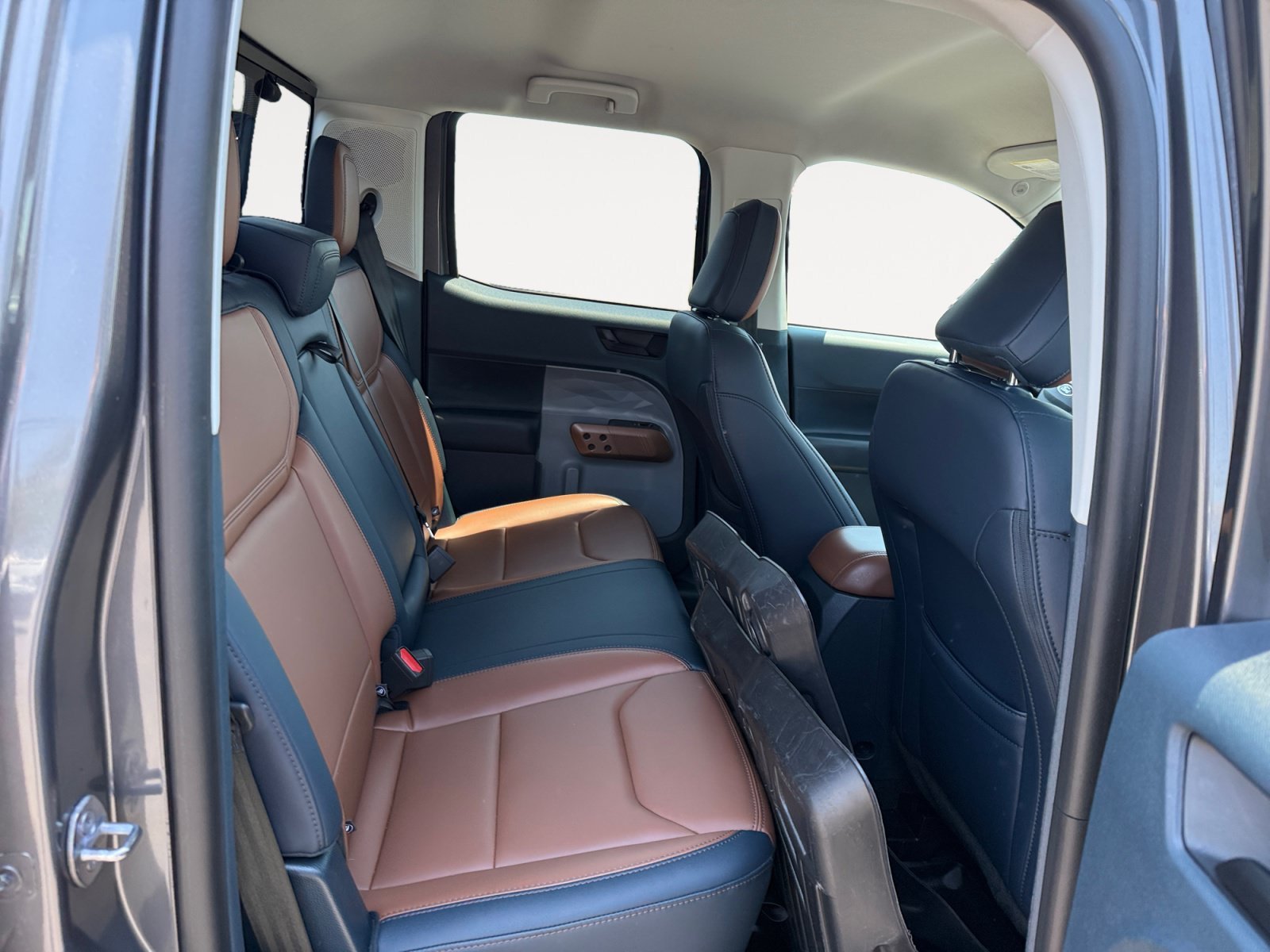 Used 2023 Carbonized Gray Metallic Ford Lariat image 18