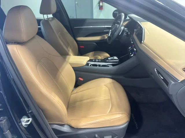 Used 2020 Black Hyundai Limited image 23
