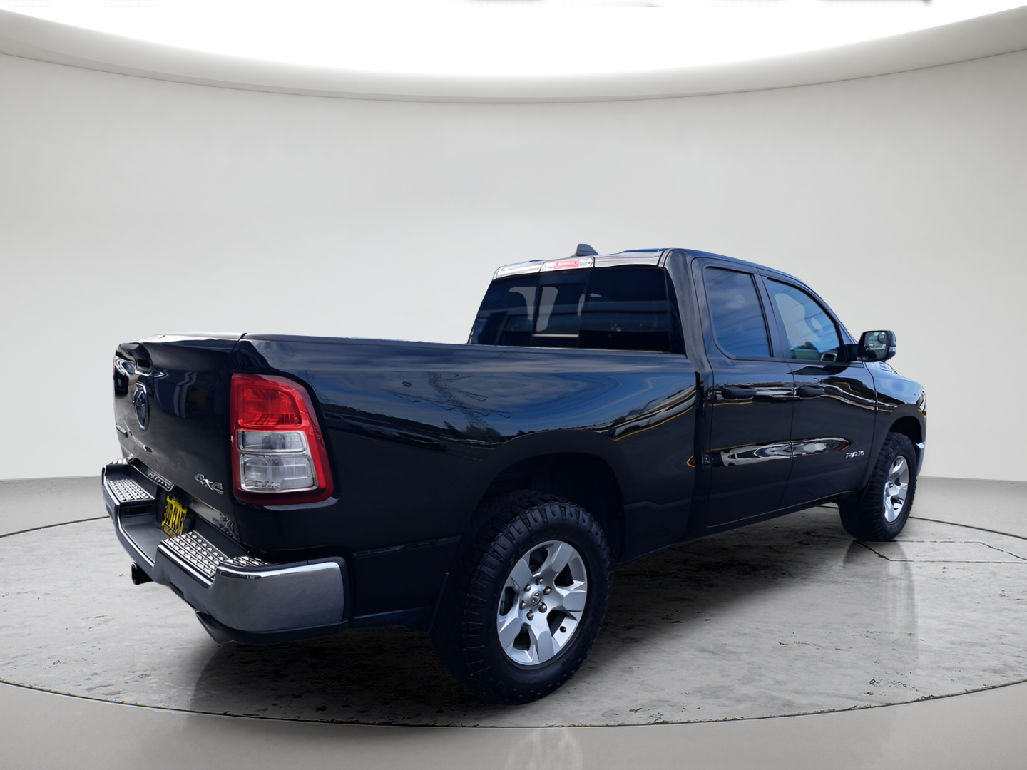 Used 2023 Diamond Black Ram Big Horn/Lone Star image 3