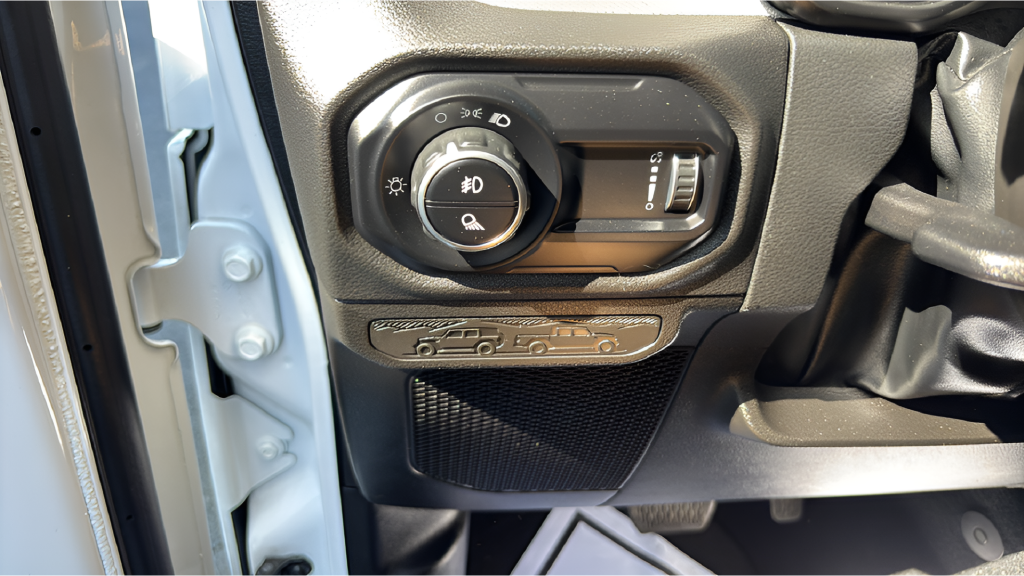 Used 2025 White Jeep Nighthawk image 30