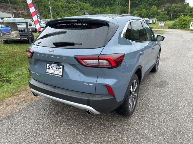 Used 2024  Ford Platinum image 3