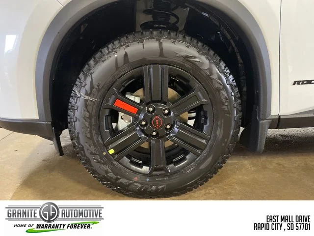 New 2026 Everest White Pearl TriCoat Nissan Rock Creek® image 25