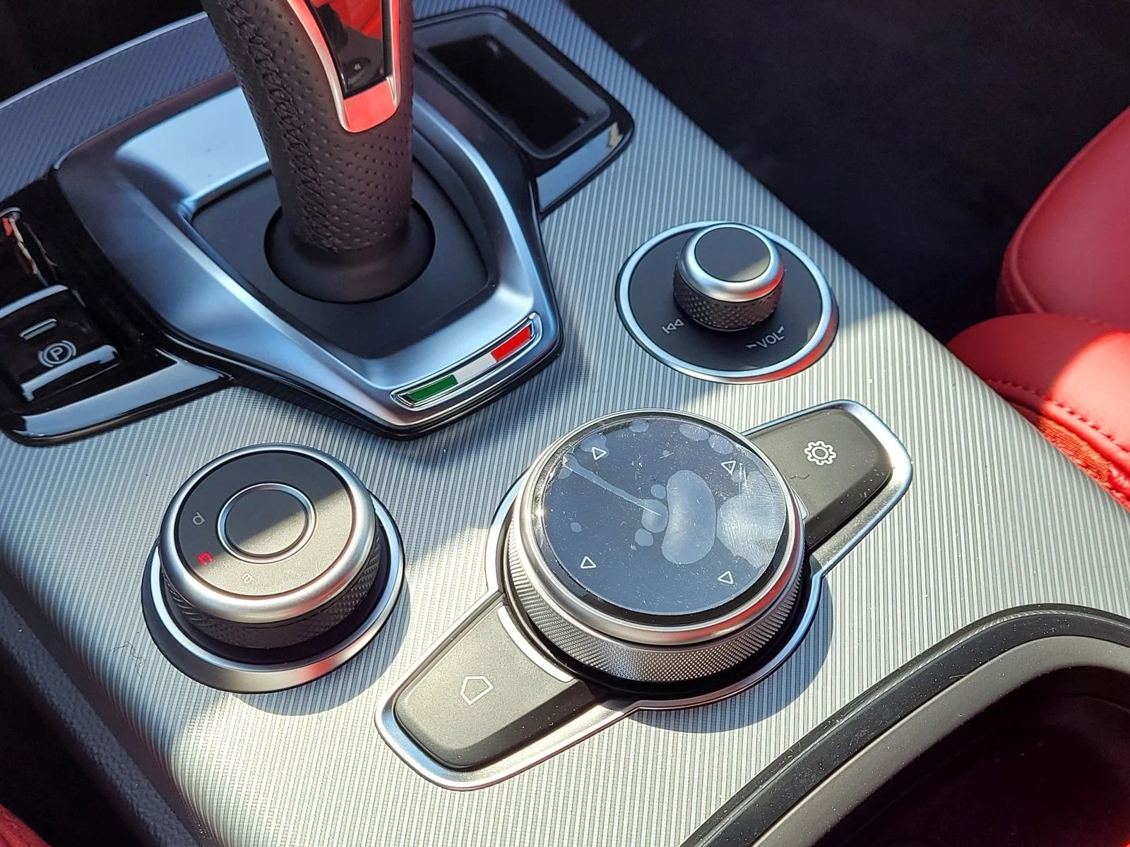 2025 Alfa Romeo Stelvio Base - Photo 24