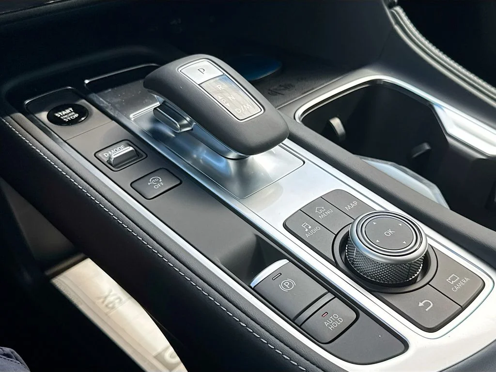 New 2027 BLACK OBSIDIAN INFINITI Pure FWD image 17