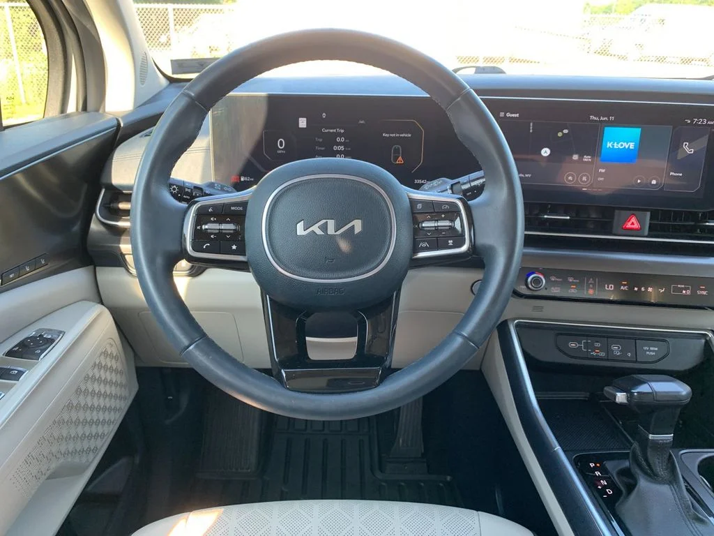 Used 2025 White Kia SX image 17