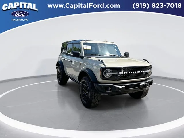 Used 2025 Beige Ford Badlands image 2