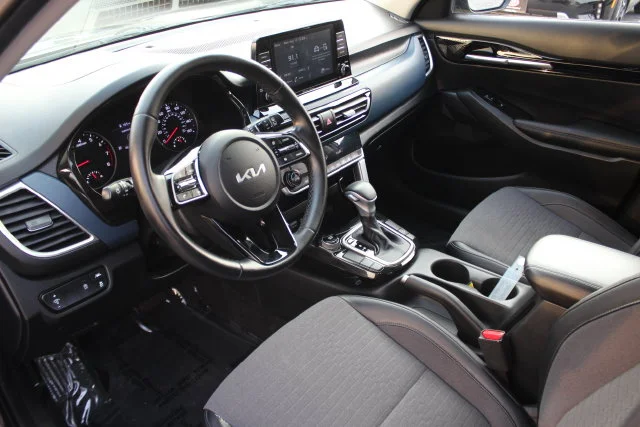 Used 2023 Gray Kia S image 3