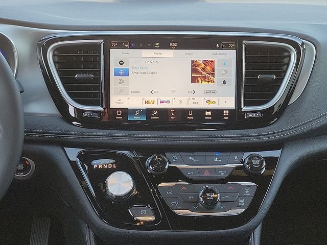 2026 Chrysler Pacifica Limited - Photo 10