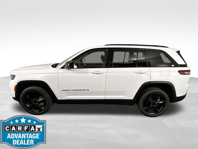 Used 2024 White Jeep Limited image 4